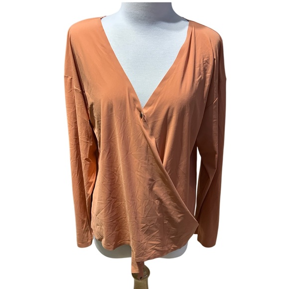 ADAY That's A Wrap Top M - Picture 5 of 7